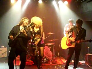 Guma Guma - HOPE AND PROMISES - PACIFIC BAY (vu par Mariana Pottier et Dave on Acid)