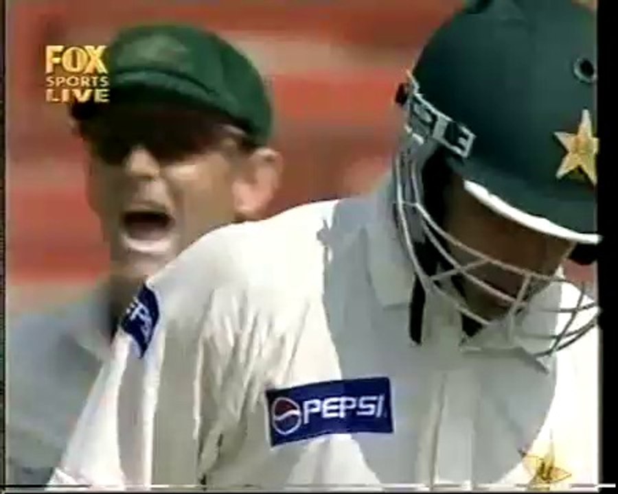 Brett Lee bowls Taufeeq Umar - 2nd test 2002 Sharjah