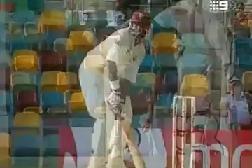 Brett Lee GREAT slower ball to dismiss BRIAN LARA 2005 1st test_x264