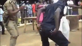 Uganda Police Dance Battle dancing to Kanda Bongo Man Inde Monie