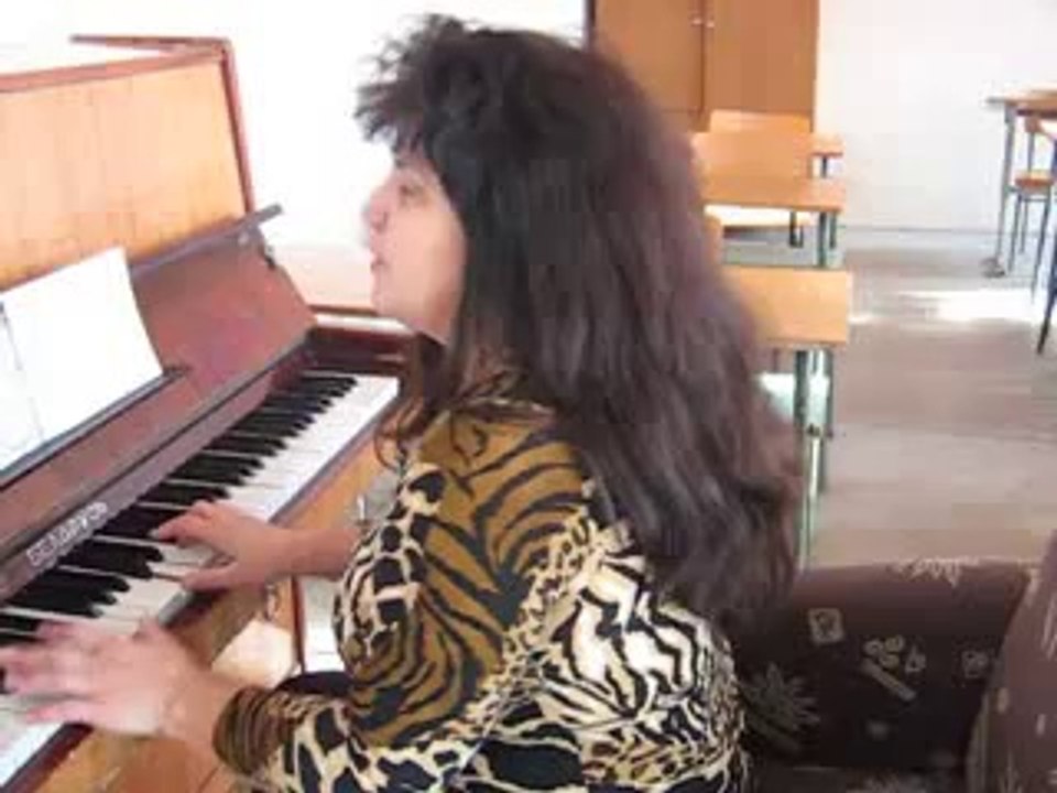 Peia sviria moia pesen s muzika i tekst nelesen