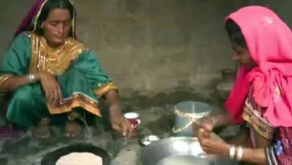 Rising sea levels force Pakistanis from homes