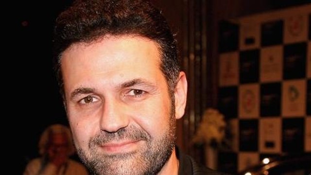 Talk to Al Jazeera - Khaled Hosseini: 'Why I write about pain'