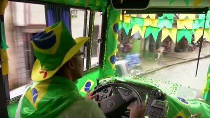 Brésil : à Recife, le Mondial se fête dans le bus