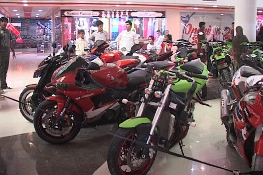 Large number of youngsters turn up as Quetta sees its first heavy bikes exhibition