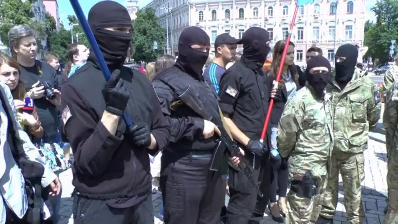 publicité de fans pour rejoindre le bataillon Azov