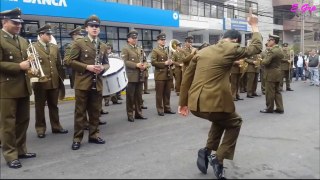 Carabinero Bailando a lo Michael Jackson