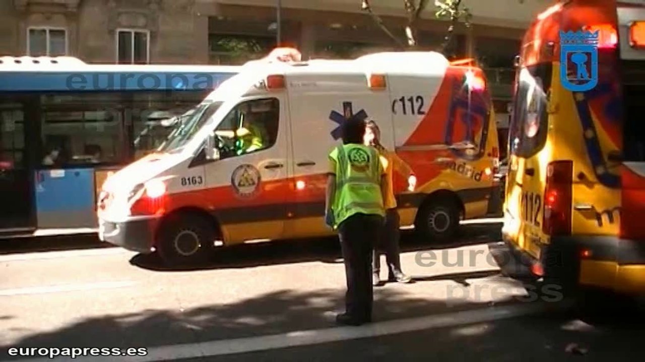 Dos heridos graves tras colisionar su moto con un coche