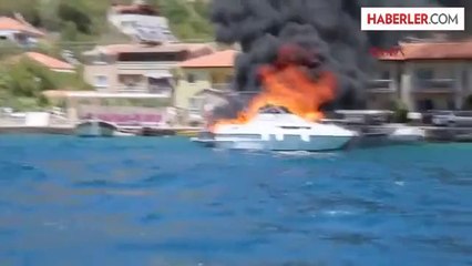Lüks Yat Alev Alev Yandı, İtfaiyecilerden Biri Denize Düştü