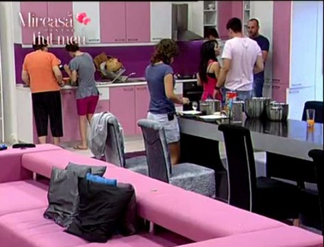 pingu & laura relaxati.....la o floricica 28.06.2014