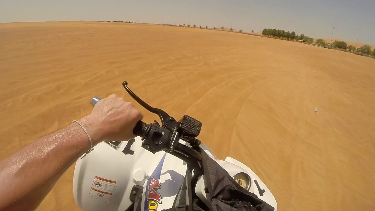 Dubai quad dans le désert