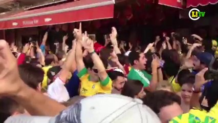 Brasileiros comemoram classificação do lado de fora do Maracanã
