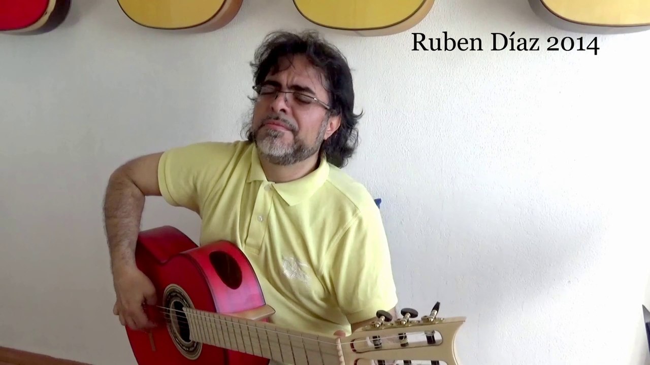 Santos Hernandez 1927 Cherry (Blanca) New Generation 2014 Female-Flamenco Andalusian Guitars (main traits) Ideal Choice of Flamenco Guitars Endorsed by Paco de Lucia / The Best Guitars from Spain / Sound Portal Cherry Maple Fretboard Norwegian Top