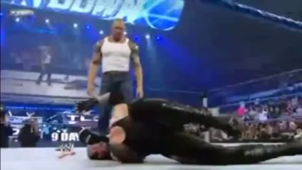 Batista Ataca A The Undertaker Smack [Español Latino] Down 2009