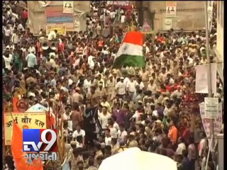 Akhadas performing dangerous  stunts in Lord Jagannath's 137th Rathyatra, Ahmedabad - Tv9 Gujarati