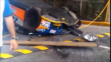 Beceriksiz işçiler bakın güzelim arabayı ne hale getirdiler...