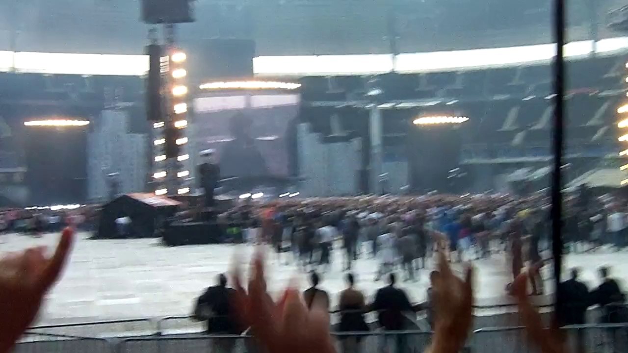 Entrée INDOCHINE au SDF 27 juin 2014