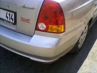 {Mucizeler Muzesi} Arabanın tamponundaki ALLAH lafzına benzer çizik