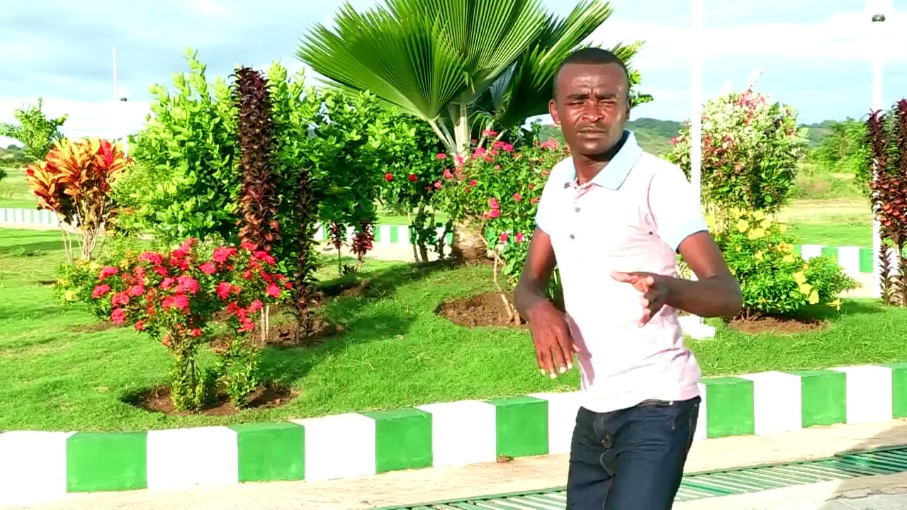 DAH ( Anao koa nahita ny hafa )Clip gasy 2014