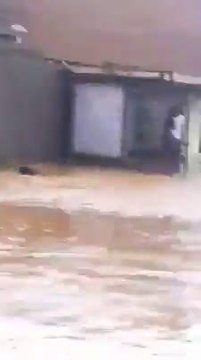 Pluie a Abidjan Côte d´Ivoire-Carrefour Alpha Blondy