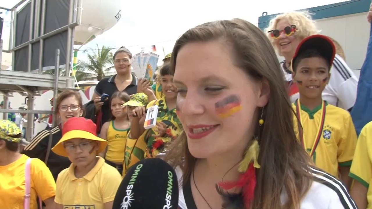 WM 2014: DFB-Fans machen Favela-Kids froh
