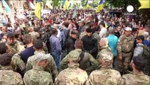 Ukrayna'da bir ateşkes iki farklı eylem