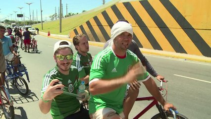 Bicicleta vira táxi e ajuda a chegar ao estádio