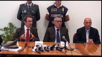 Una settimana tra arresti ed interrogatori e l'ombra della mafia sulla ricostruzione