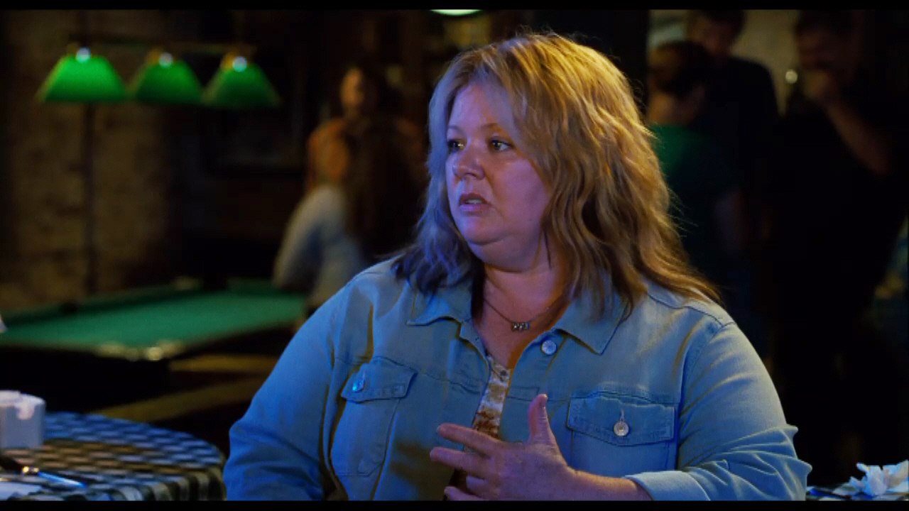 Funny Melissa McCarthy, Susan Sarandon And Guys In A Bar in "Tammy"