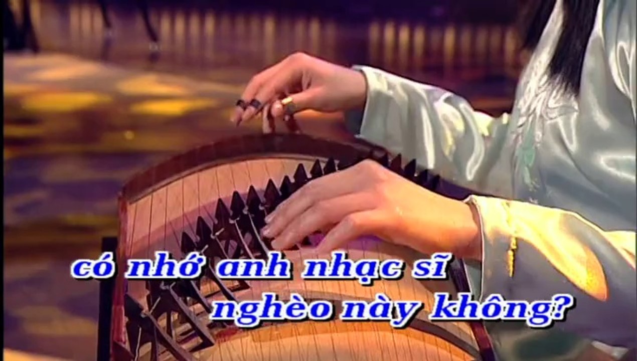 (karaoke) Co hang xom - quang le