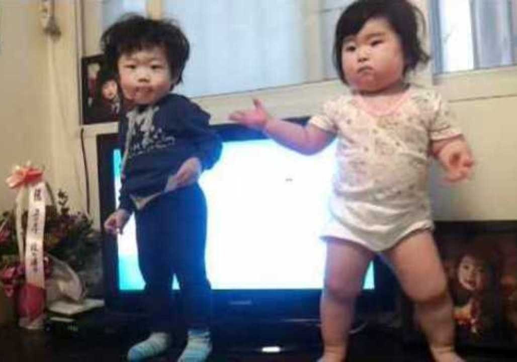 Adorable Babies Show Dancing Skills