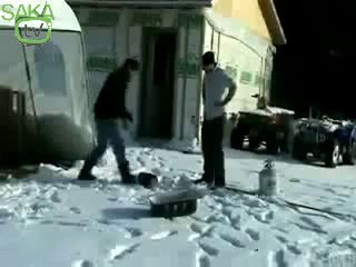 Arkadaşa İbretlik Şaka