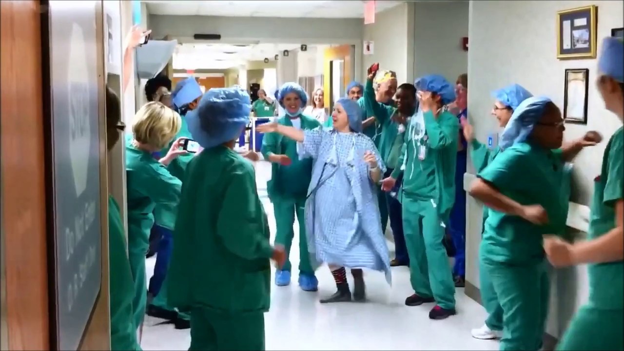 A quelques secondes de son opération, elle s'éclate