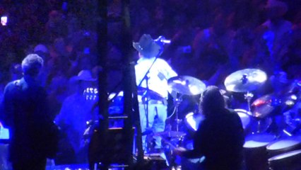 George Strait - Give It Away (Live in Arlington - 2014) HQ