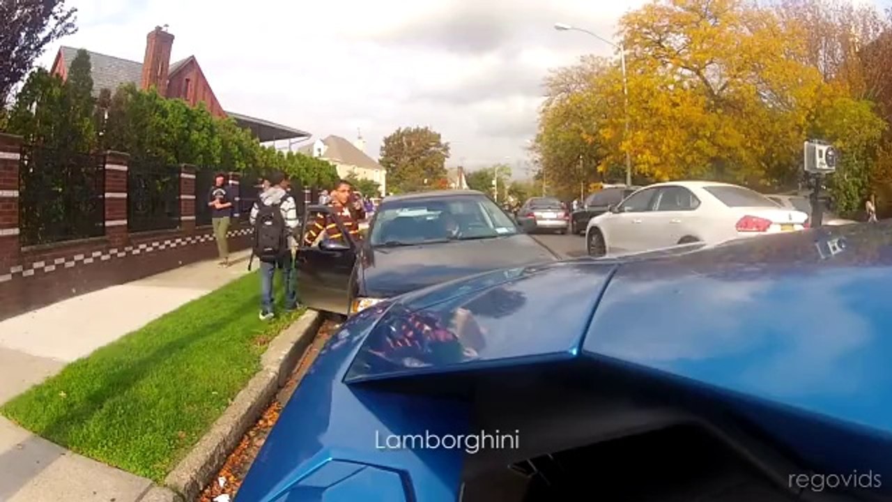 Lamborghini Gören İnsanlar Nasıl Tepki Verir