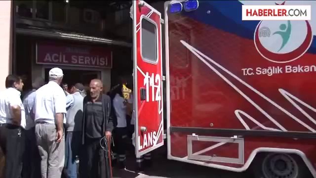 Yolcu minibüsü ile polis otomobili çarpıştı: 8 yaralı -