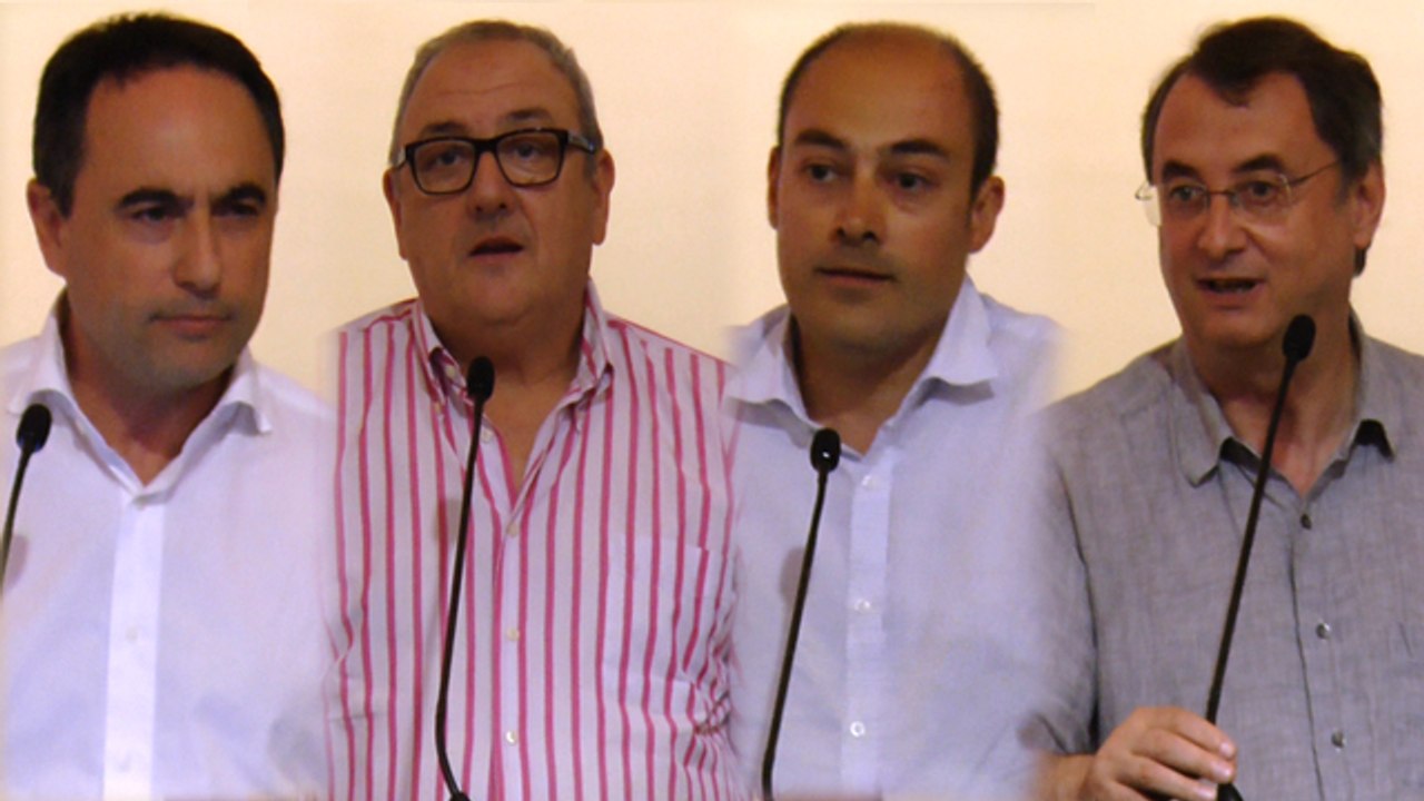 Un nombrós grup de blocaires i  lectors de VilaWeb celebra  els 10 anys de +VilaWeb