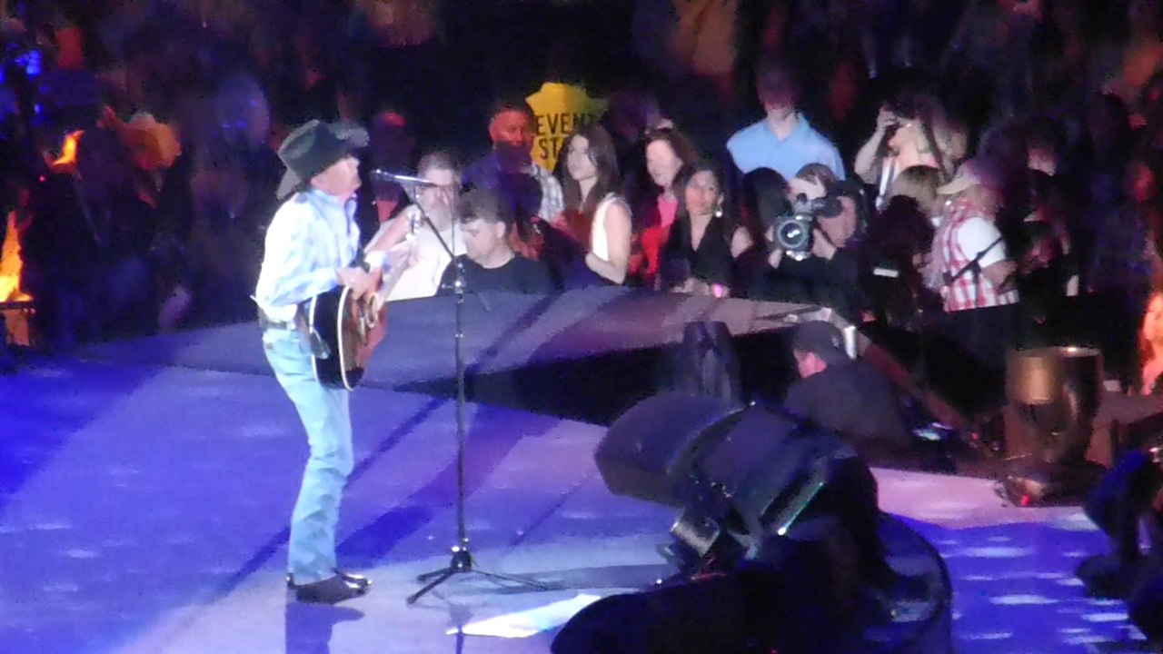 George Strait - I Believe (Live in Arlington - 2014) HQ
