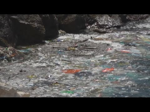 Napoli - Liquami e spazzatura in mare, urgono interventi (02.07.14)