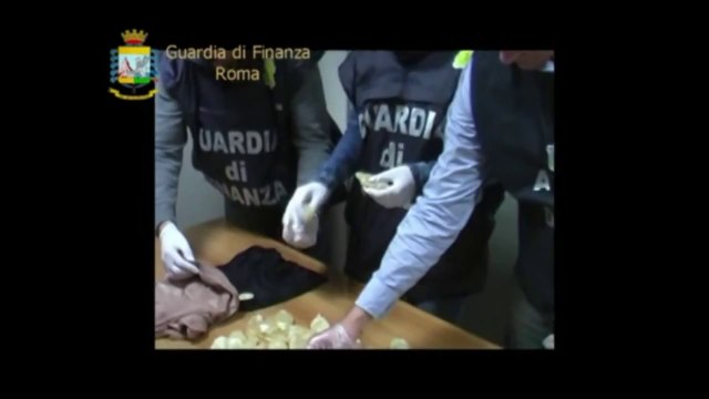 Fiumicino (Roma) - Preservativi con eroina liquida, arrestata boliviana (02.07.14)