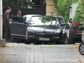 Nicolas Sarkozy en garde à vue: les images de son arrivée à la PJ - 01/07
