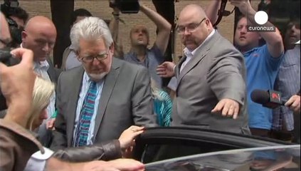 L'animateur Rolf Harris jugé coupable d'agressions sexuelles