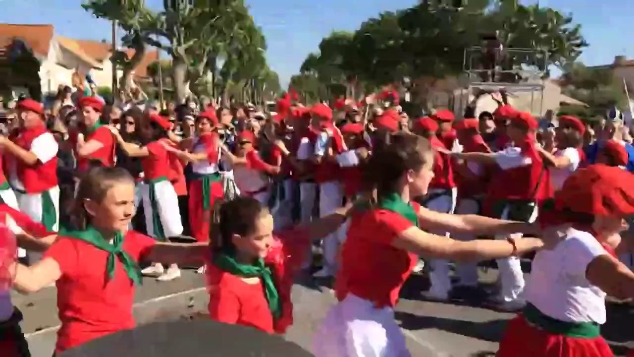 Le final du défilé - BAND´A LEO - juin 2014