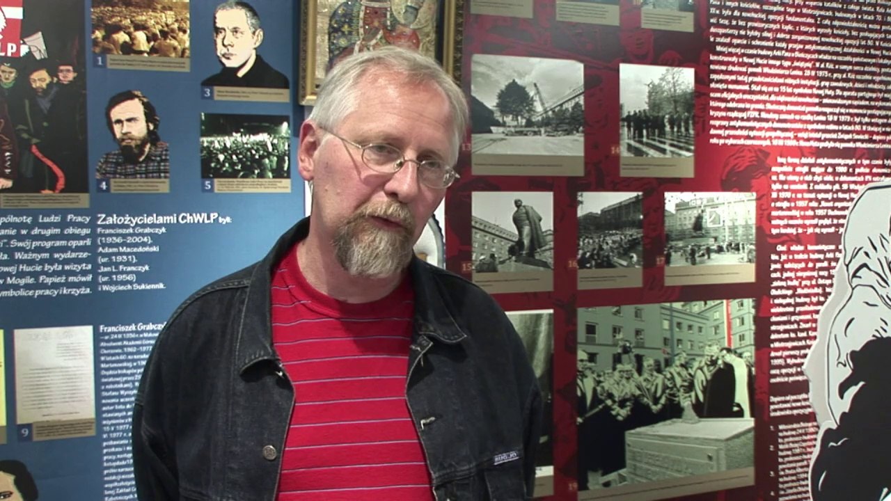 Pologne: à Nowa Huta, Lénine est de retour, fluo et urinant.