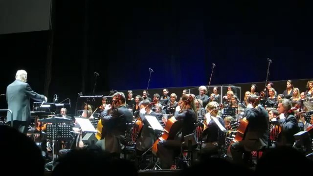 Ennio Morricone - Chi Mai (BO Le Professionnel) - Bercy