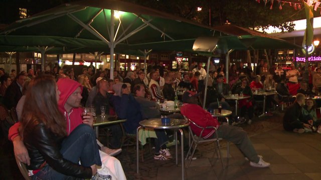 الفرحة تعم شوارع المانيا بعد فوز منتخبها على الجزائر