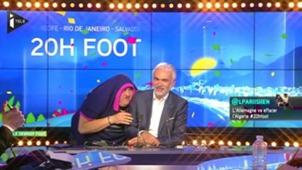 Pierre Ménès en plein délire sur le plateau d'iTélé