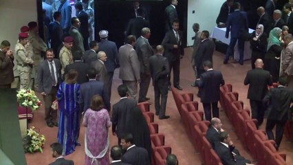Iraque: sessão no Parlamento termina em confusão
