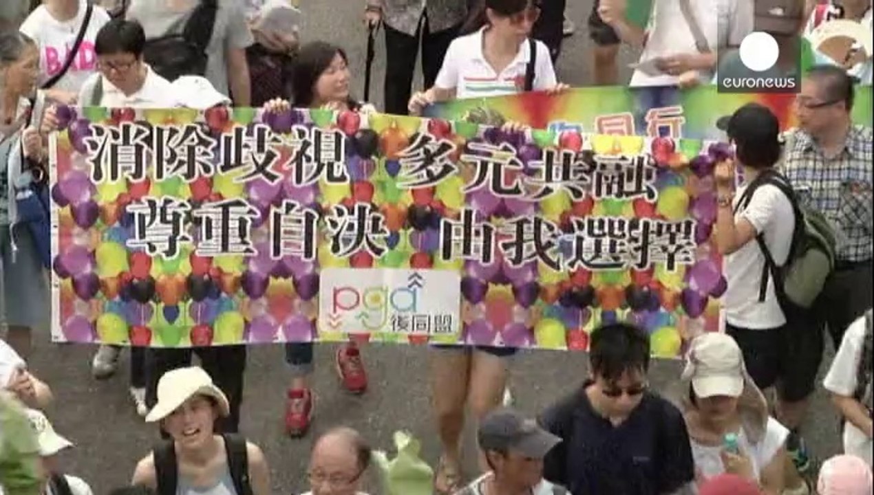 Cientos de miles de manifestantes reclaman en Hong Kong democracia y sufragio universal