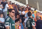 Torcedores se desentendem na Arena Corinthians